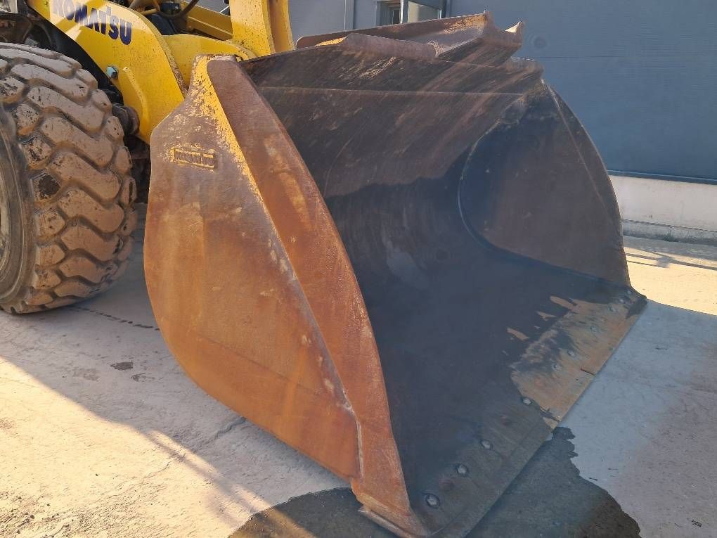 Komatsu WA475-10