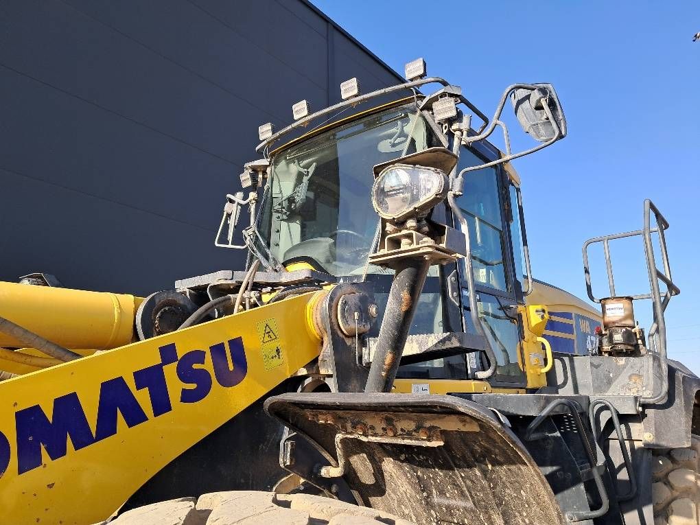 Komatsu WA475-10