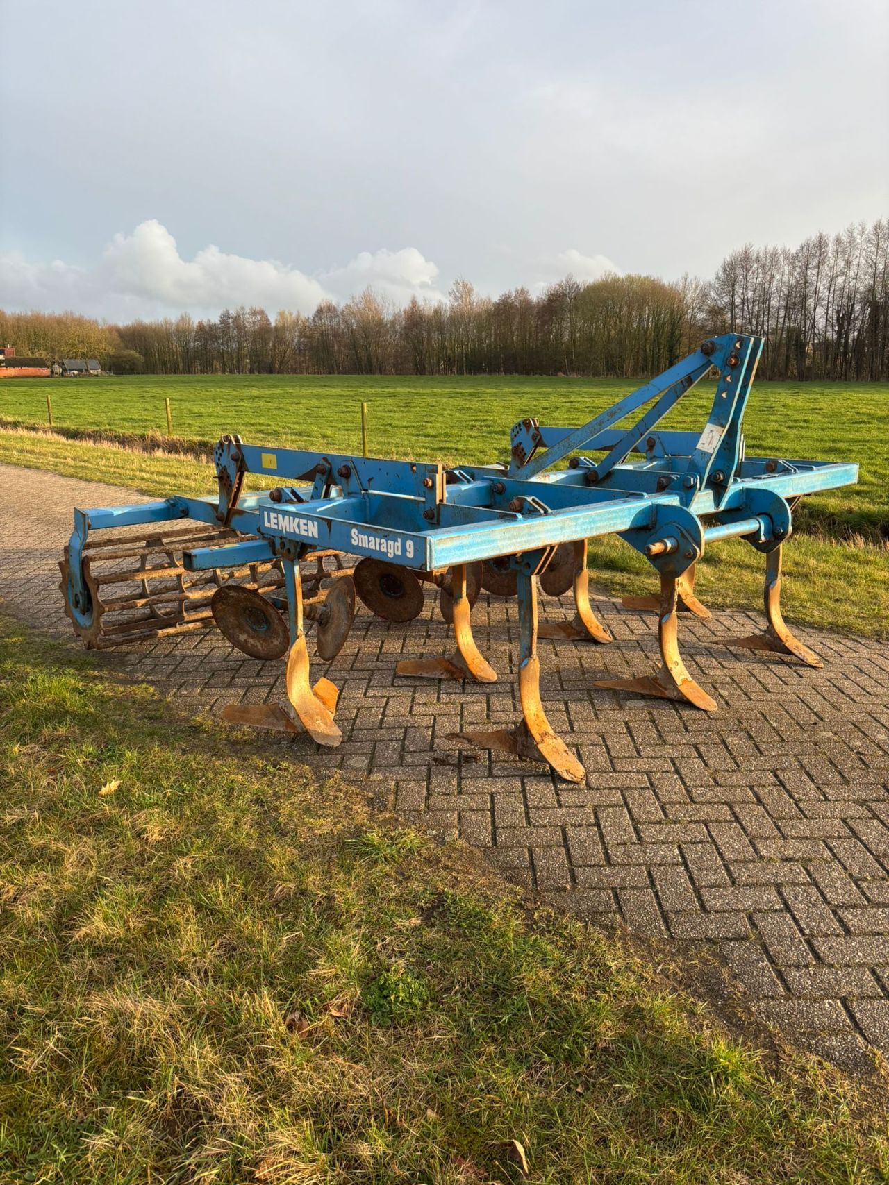 Lemken smaragd 9/300 vleugel cultivator