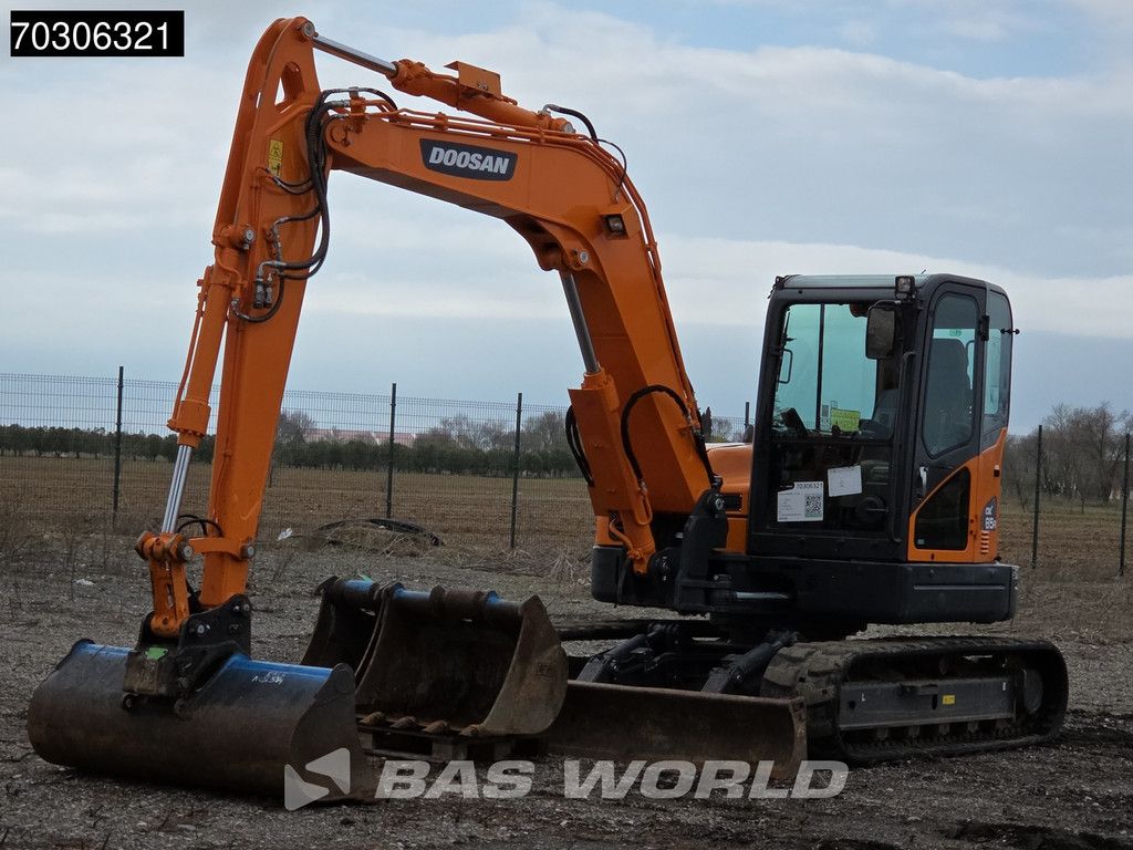 Doosan DX85R-3 A/C - 3 Cucharas