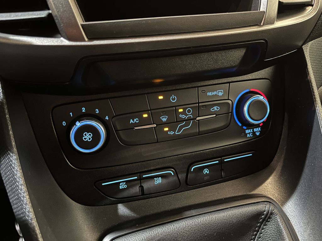 Ford Transit Connect 1.5 EcoBlue L2 / Euro 6 / Airco / Camera / CarPlay / Navigatie / 3-Zits / 61.300 KM !!