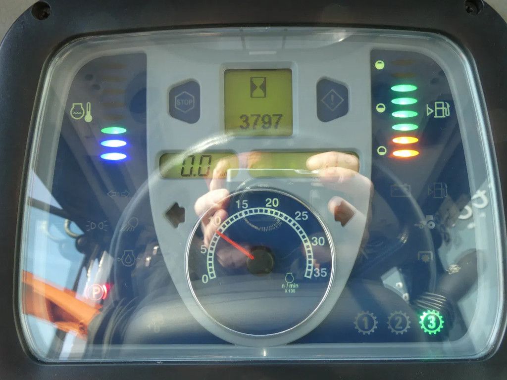 New Holland Boomer 3050 4wd CVT / 03793 Draaiuren / Full Options