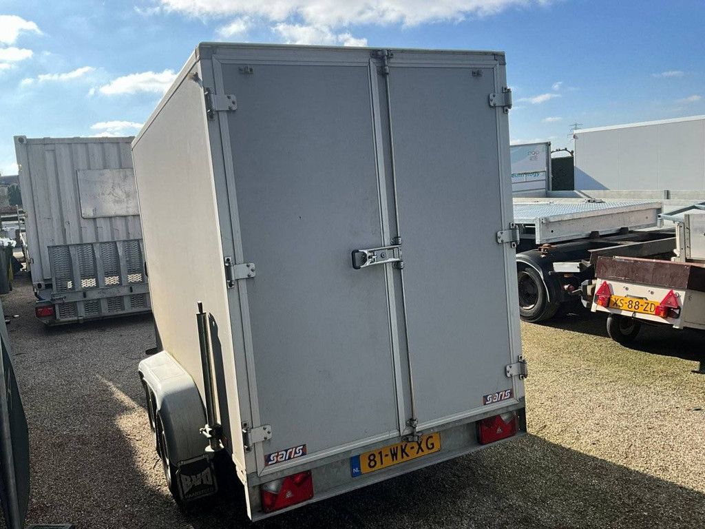 Closed Trailer Saris 2000kg 302x150x182cm