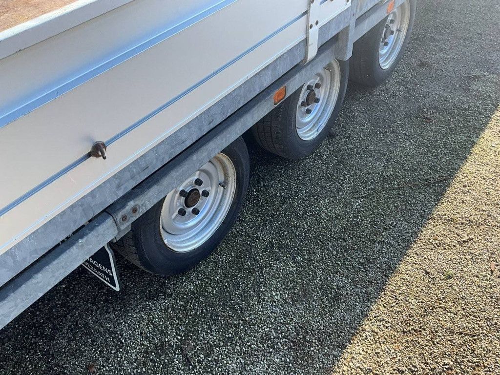 Hulco 890kg flatbed trailer 2016