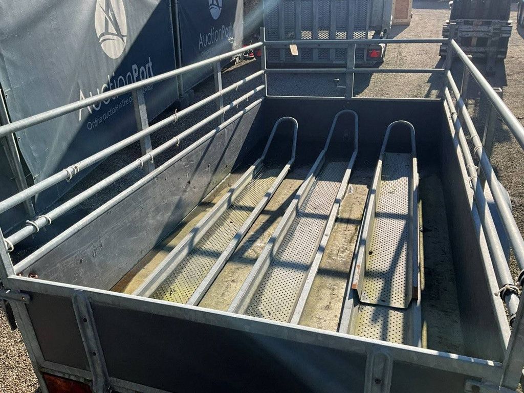 Hapert box truck 251x130cm