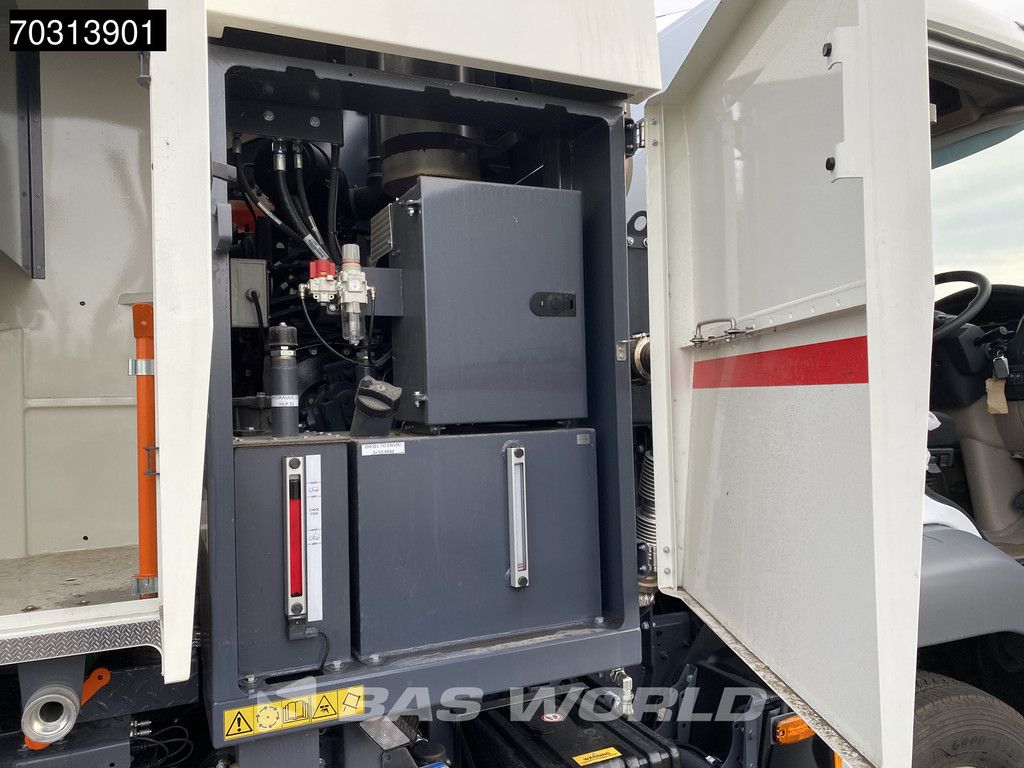 DAF XB 230 4X2 NEW! Scarab 6.35m3 Sweeper 3 Brushes Automatic Euro 6