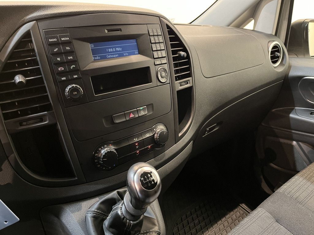Mercedes-Benz Vito 114 CDI Lang / Euro 6 / Servicebus / Sortimo inrichting / Airco / Cruise Control / Trekhaak / PDC / 3-Zits /