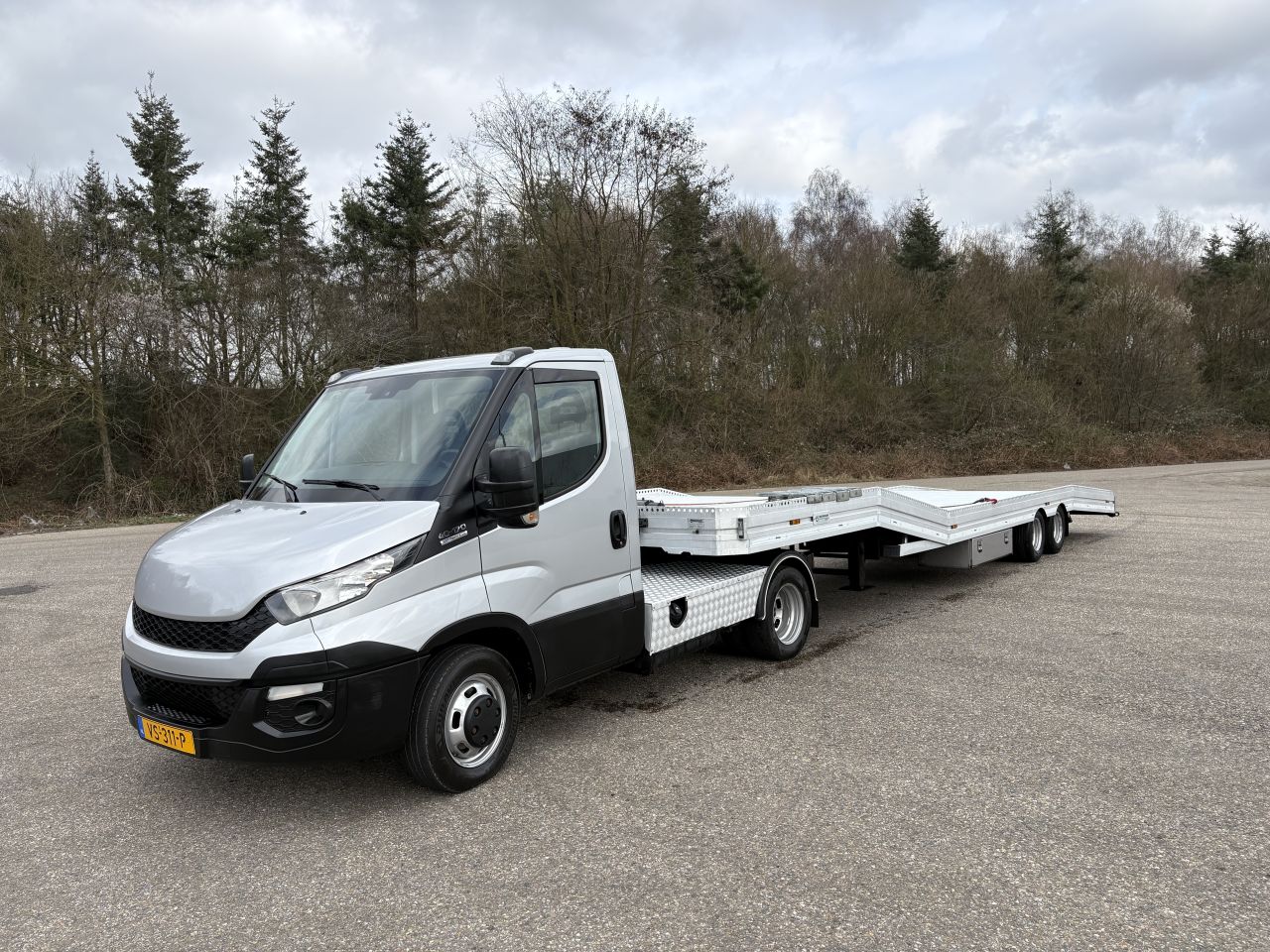 Iveco Daily 40C17 Hi Matic - be oplegger ambulance auto