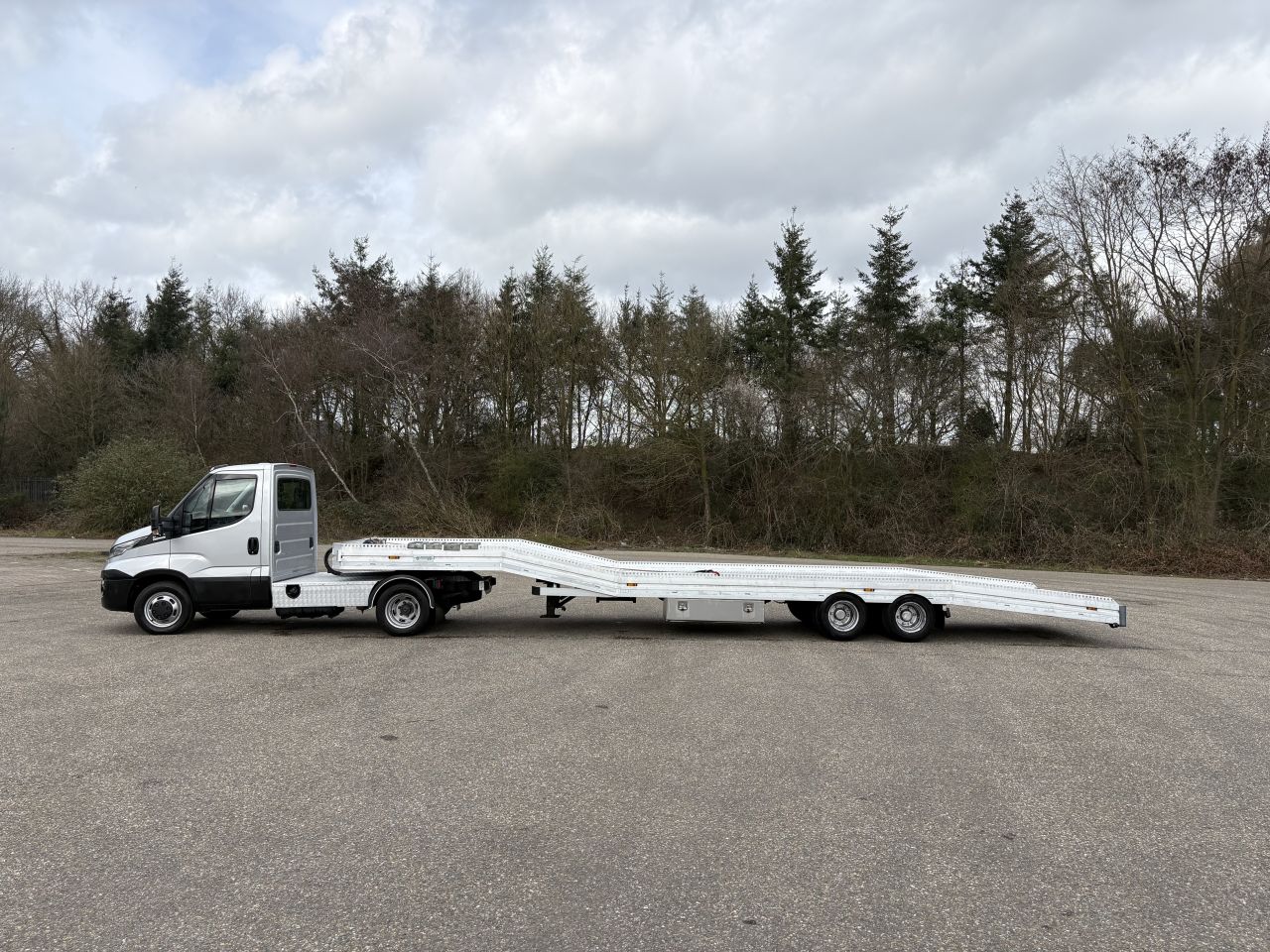 Iveco Daily 40C17 Hi Matic - be oplegger ambulance auto