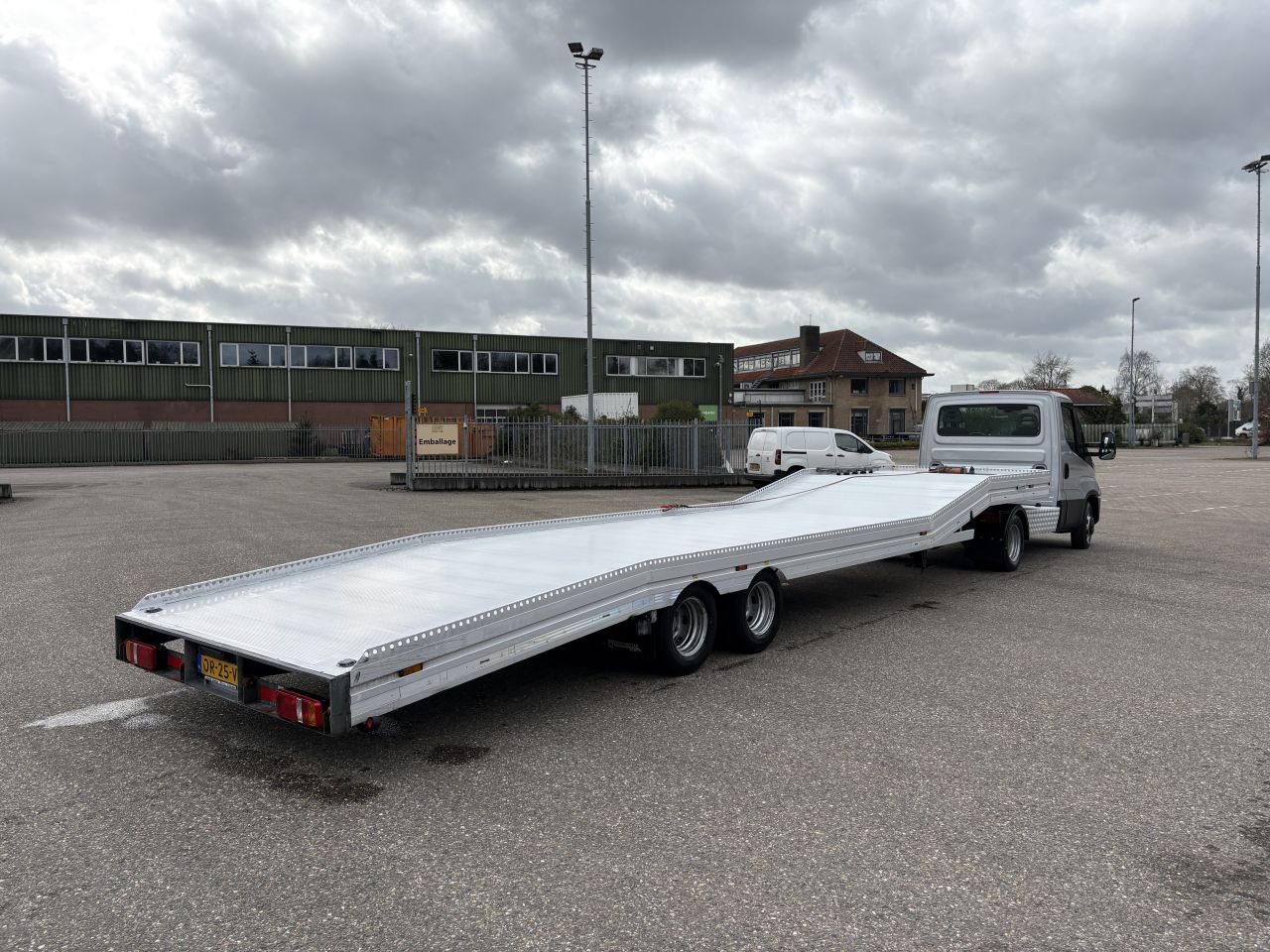 Iveco Daily 40C17 Hi Matic - be oplegger ambulance auto