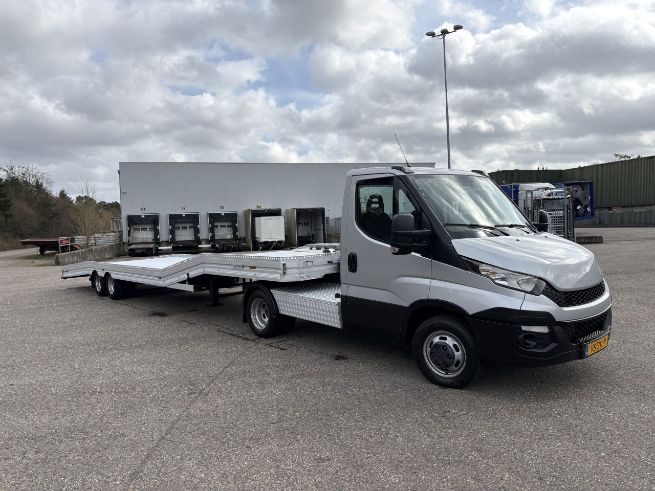 Iveco Daily 40C17 Hi Matic - be oplegger ambulance auto