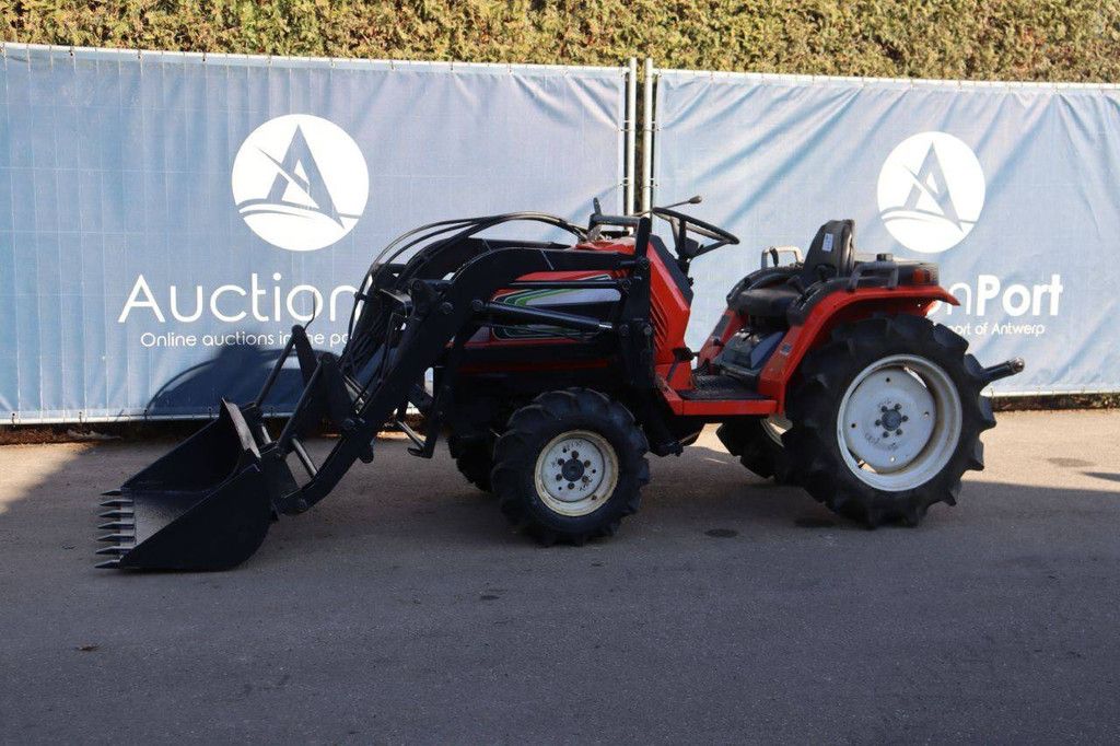 Minitractor Hinomoto CX18 Diesel met Voorlader 18pk