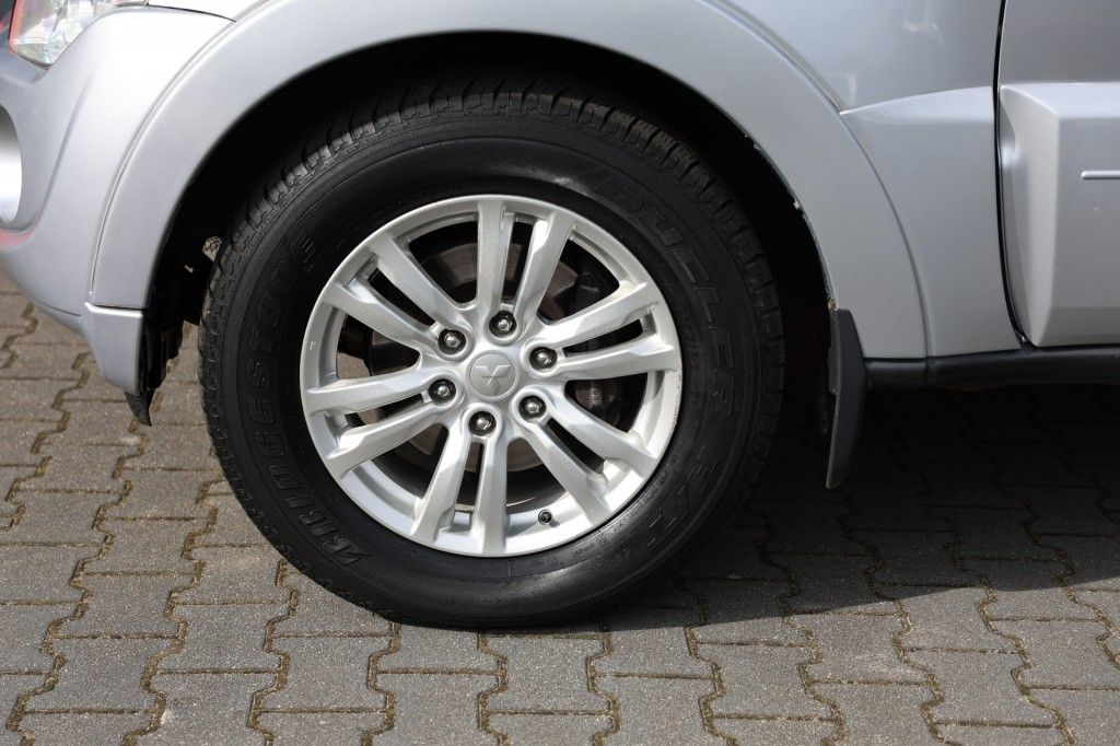 Mitsubishi Pajero 3.2 DID 5DRS A/T VAN