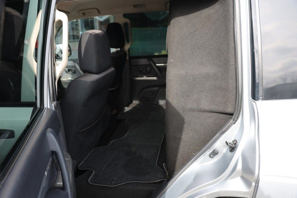 Mitsubishi Pajero 3.2 DID 5DRS A/T VAN