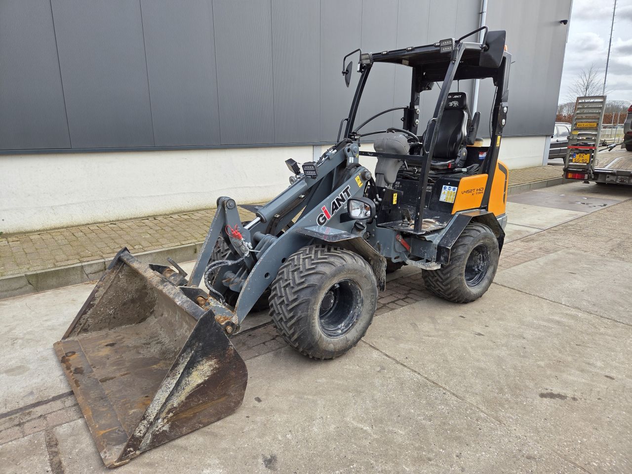 Giant V452T X-tra HD