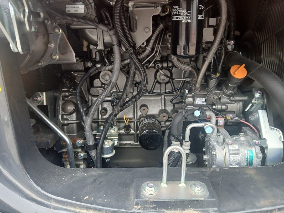 Hitachi ZX65USB-6 CLR 2023