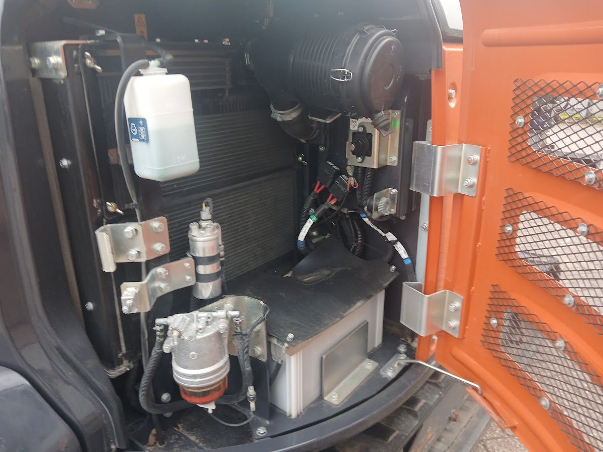 Hitachi ZX65USB-6 CLR 2023