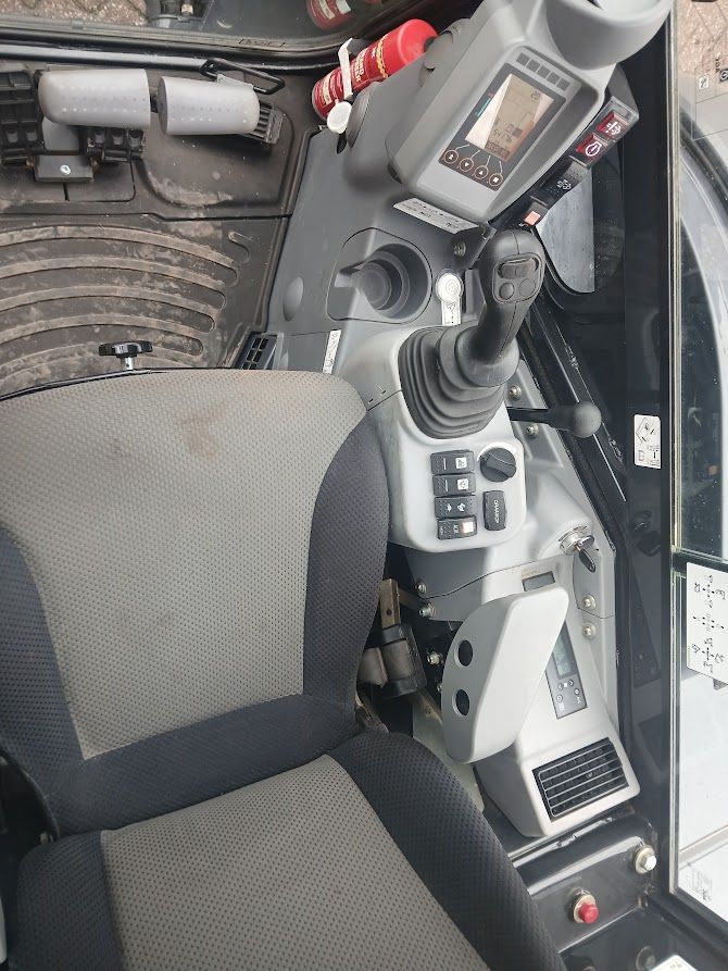 Hitachi ZX65USB-6 CLR 2023