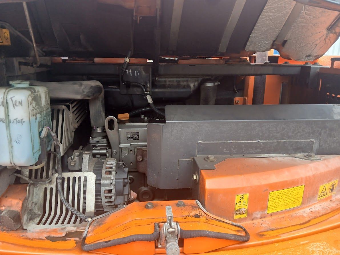 Hitachi ZX85USB-5A 2017