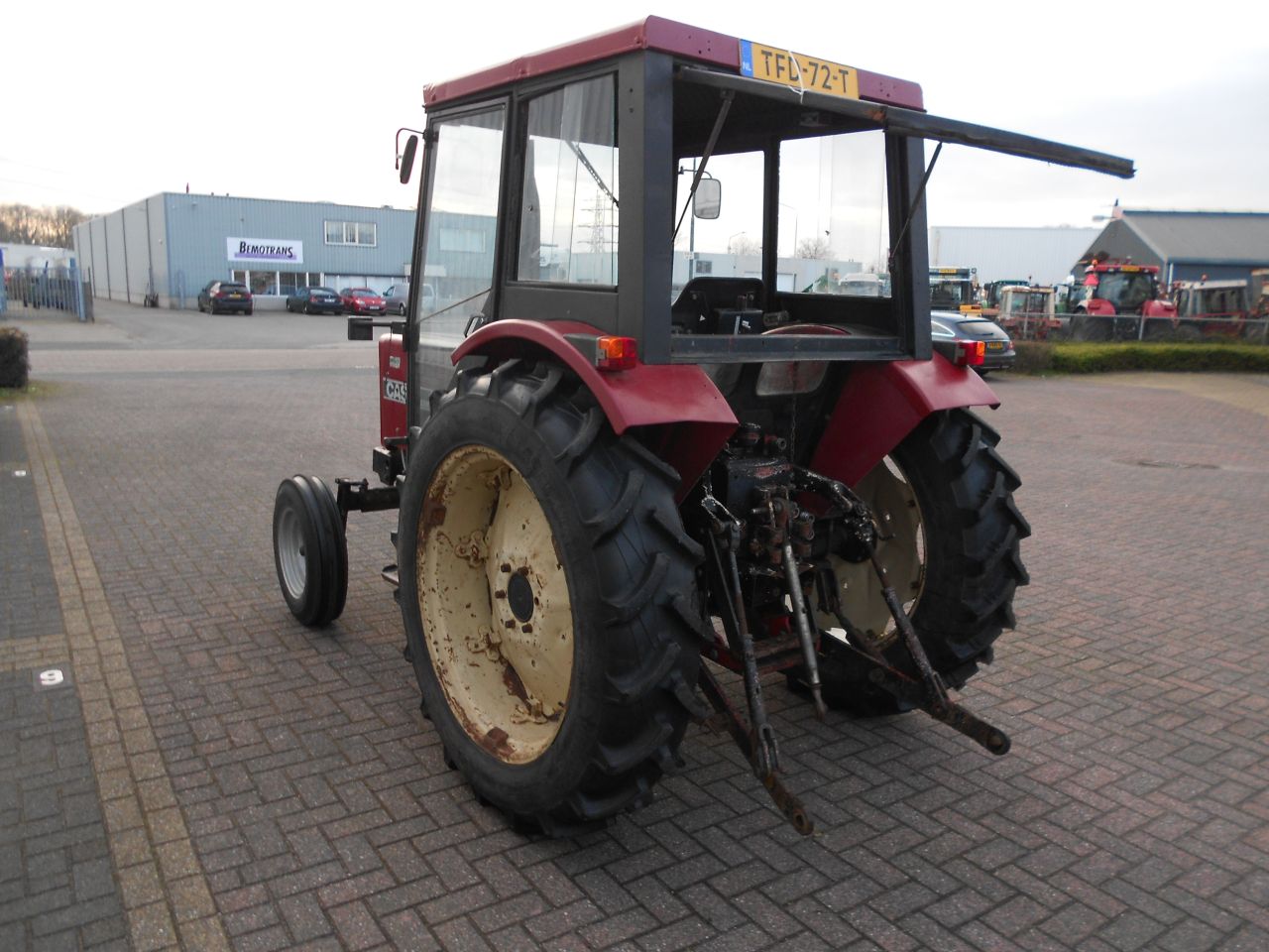 Case international 633