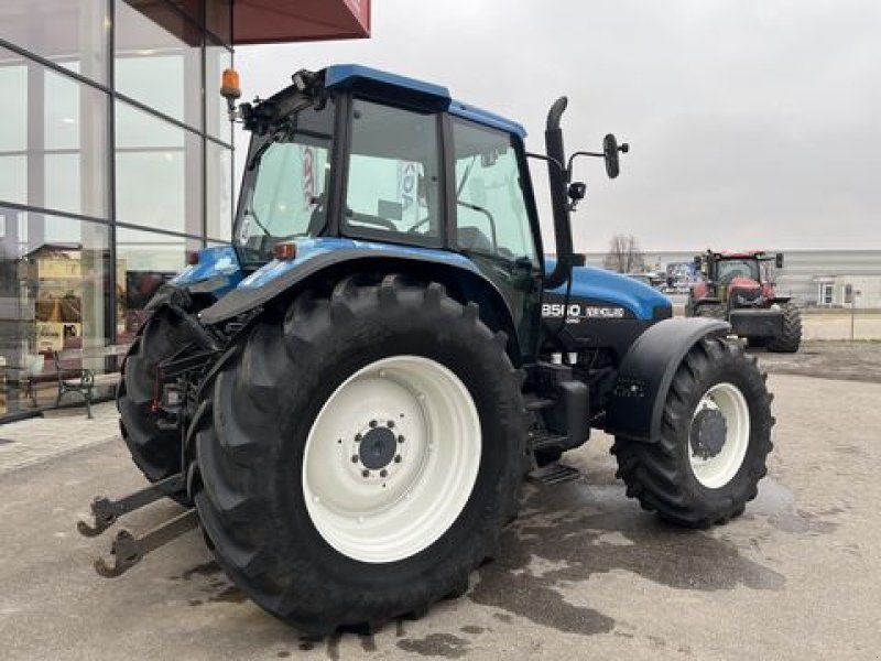 New Holland 8560
