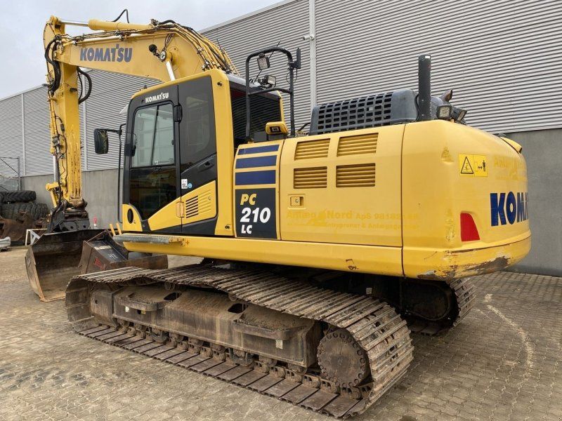 Komatsu PC210LC-11