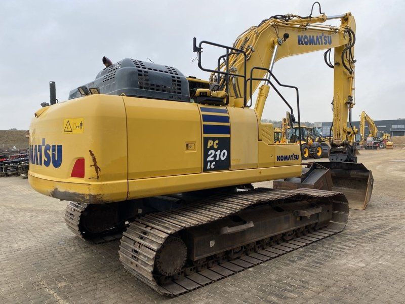 Komatsu PC210LC-11