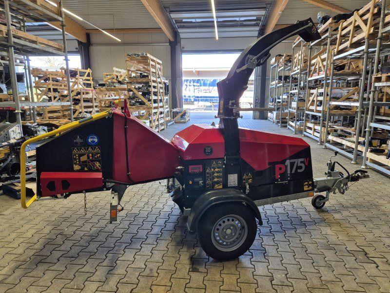 TP 175 MOBILE D Holzhacker mit Dieselmotor und PKW-Fahrwerk-Vorführ