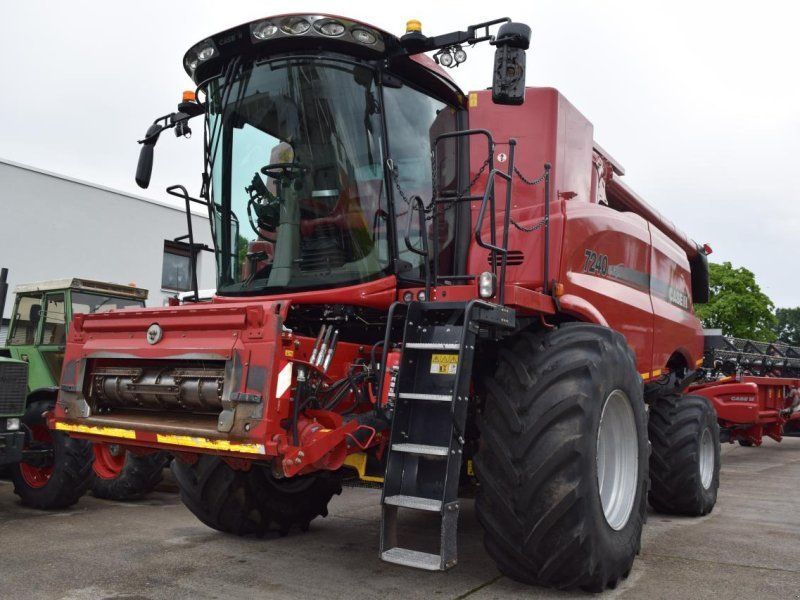 Case IH 7240 Axial Flow