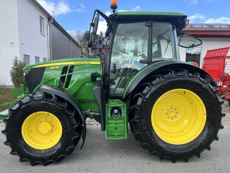 John Deere 6115 RC mit einer Topausstattung und in einem Topzustand