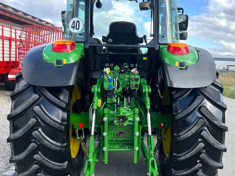 John Deere 6115 RC mit einer Topausstattung und in einem Topzustand