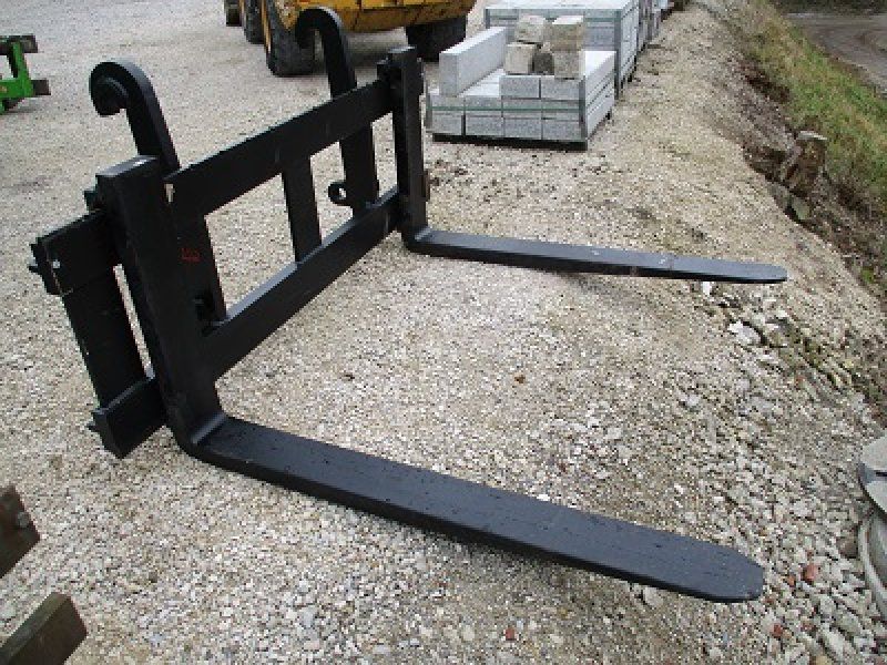 Liebherr verschiedene Palettengabeln passend für u. Volvo