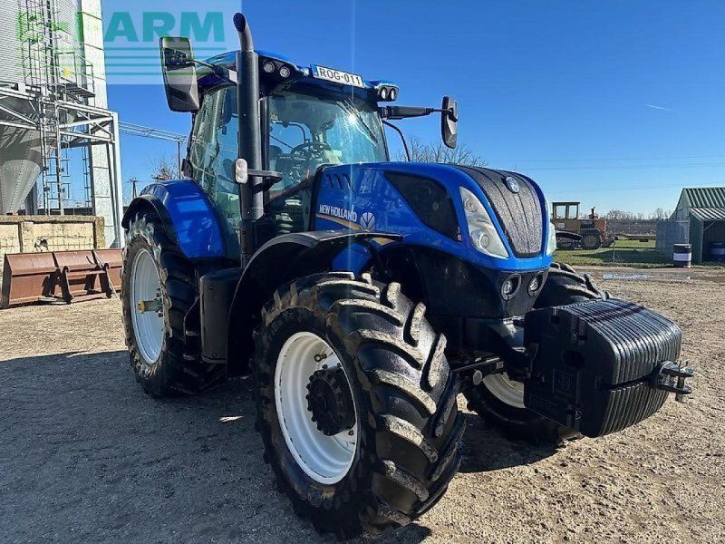 New Holland t7.245