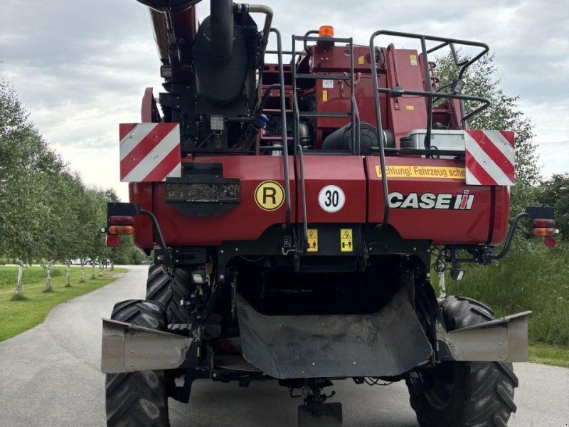 Case IH axial-flow 6140
