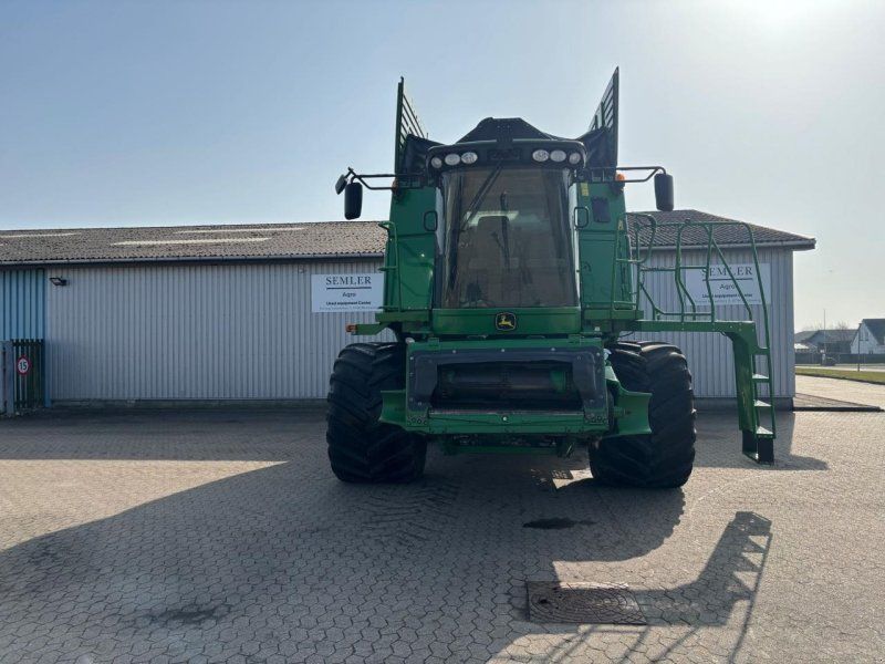 John Deere S690
