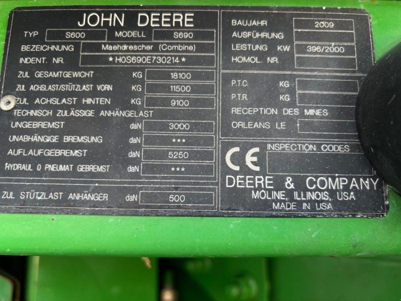 John Deere S690