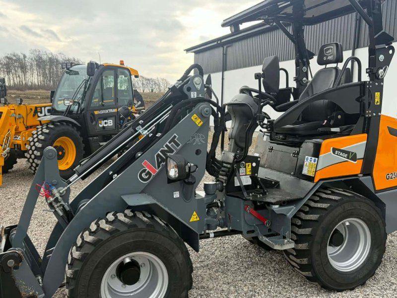 Giant G2500HD læsser