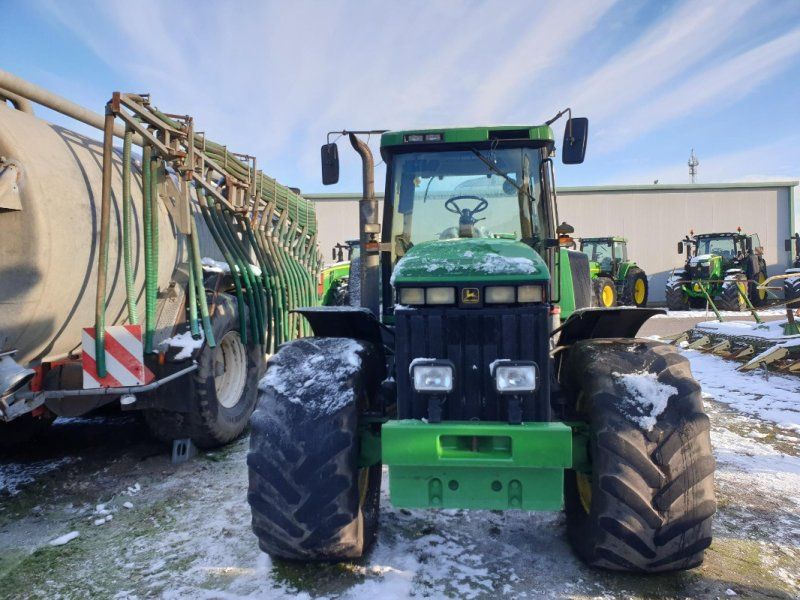 John Deere 8200