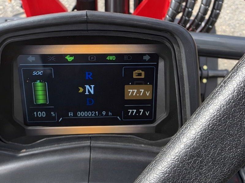 Grizzly 810 elektro Teleskoplader mit Klappdach