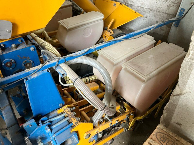 Kleine Multicorn/ 6- reihige Maislege