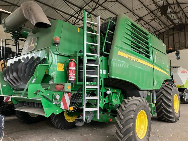 John Deere T560i mit 625X Schneidwerk
