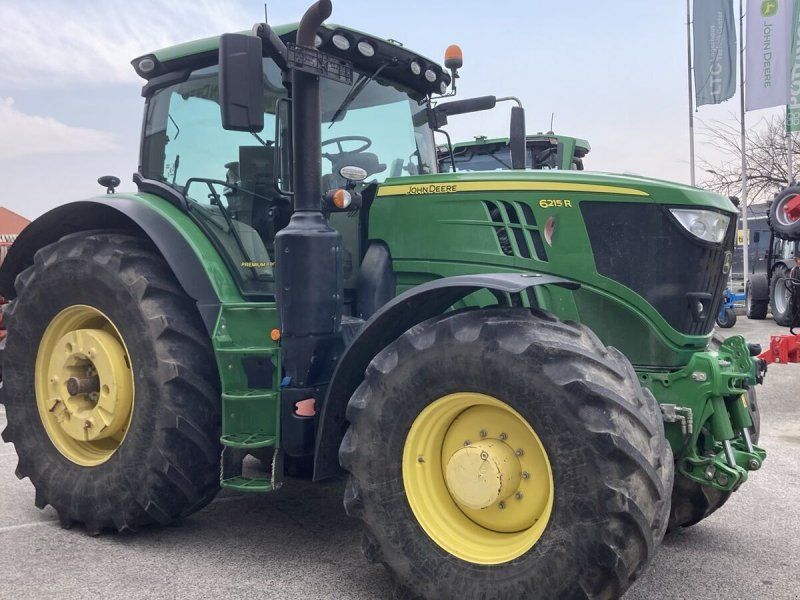 John Deere 6215R