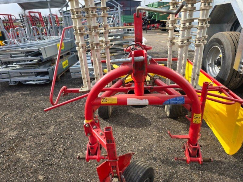 Pöttinger TOP 380 N Schwadkreisel