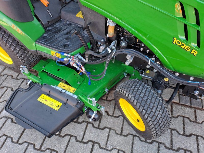 John Deere 1026R