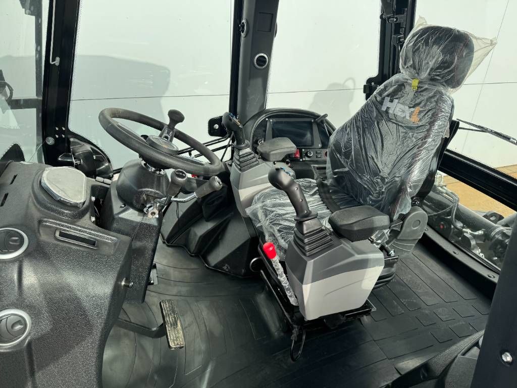 HexL 420x 4WD - UNUSED! Telescopic - 4/1 Bucket +