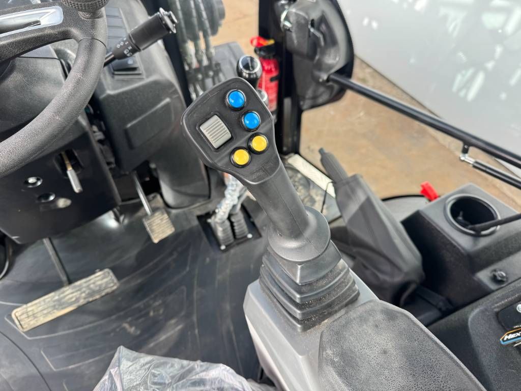 HexL 420x 4WD - UNUSED! Telescopic - 4/1 Bucket +