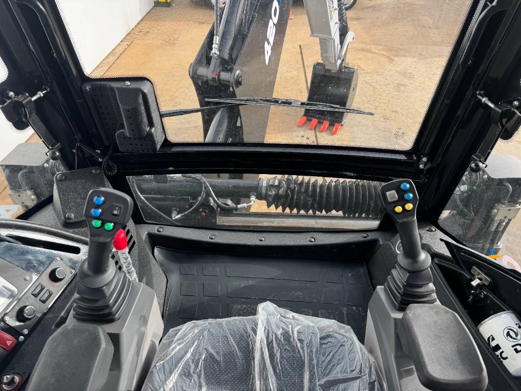 HexL 420x 4WD - UNUSED! Telescopic - 4/1 Bucket +