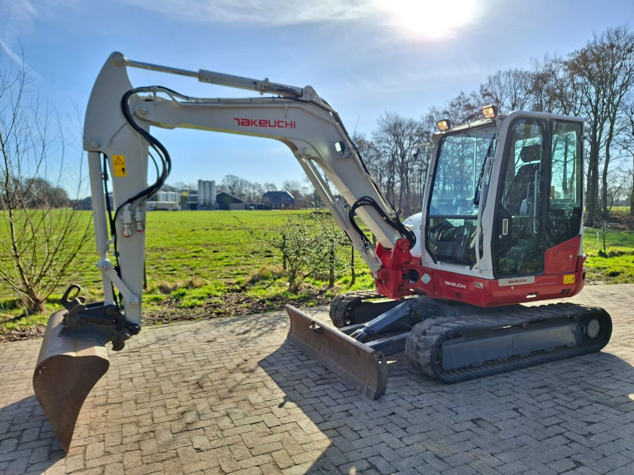 Takeuchi TB260 | bj2017 | 5117 uur | 2 bakken