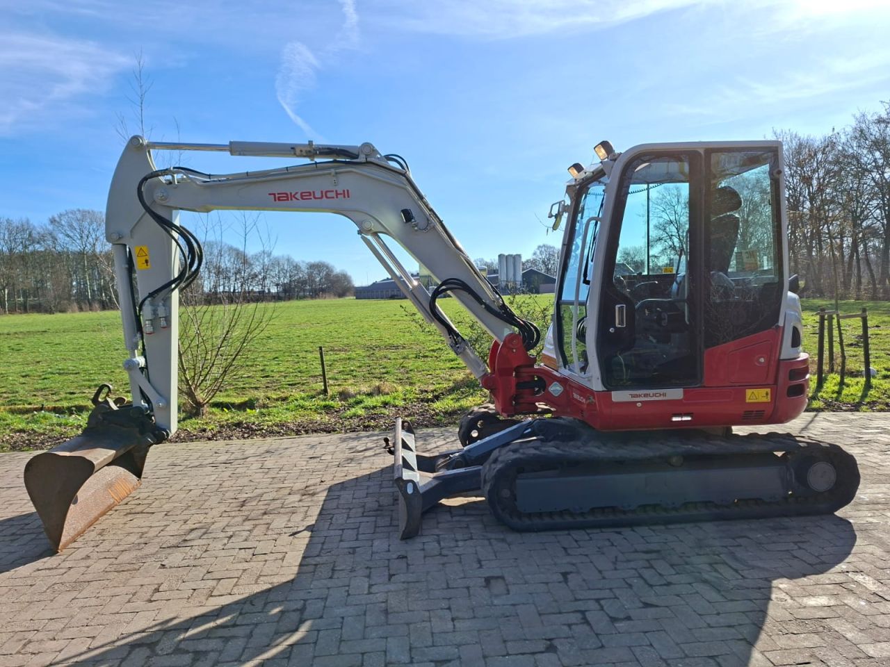 Takeuchi TB260 | bj2017 | 5117 uur | 2 bakken