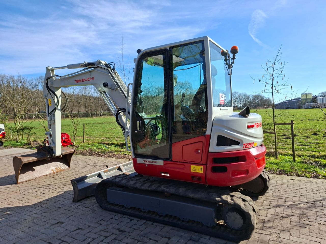 Takeuchi TB260 | bj2017 | 5117 uur | 2 bakken